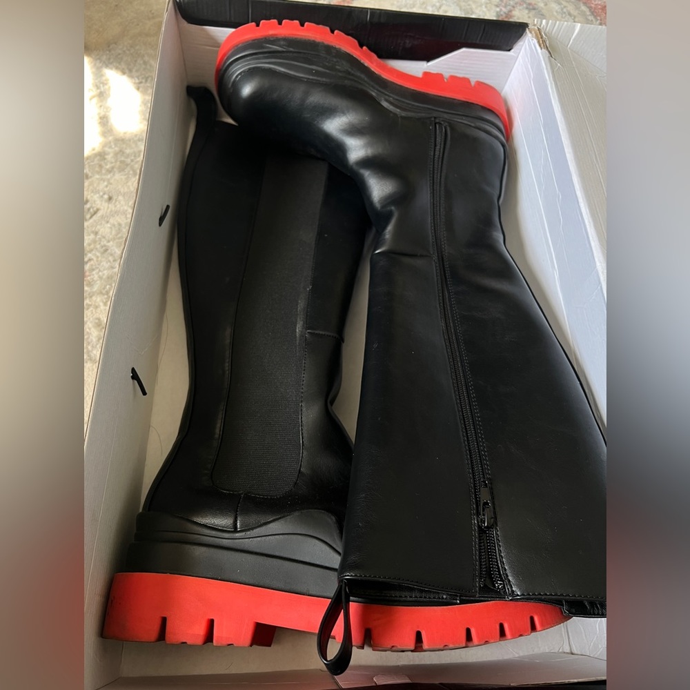 Knee high chunky red bottom boots : 7.5 women’s